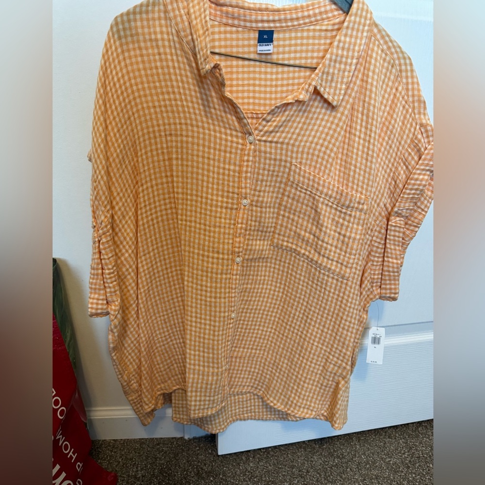 Women’s Old Navy button down shirt; XL; NWT